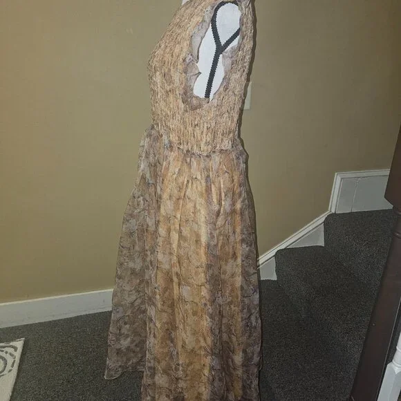 En Saison La Raque Midi Dress NWOT!!!!!!! Size is Large !!!! - Picture 5 of 5